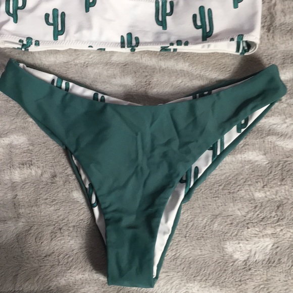Zaful cactus print bikini set with reversible bottoms size 6/M - Picture 4 of 10